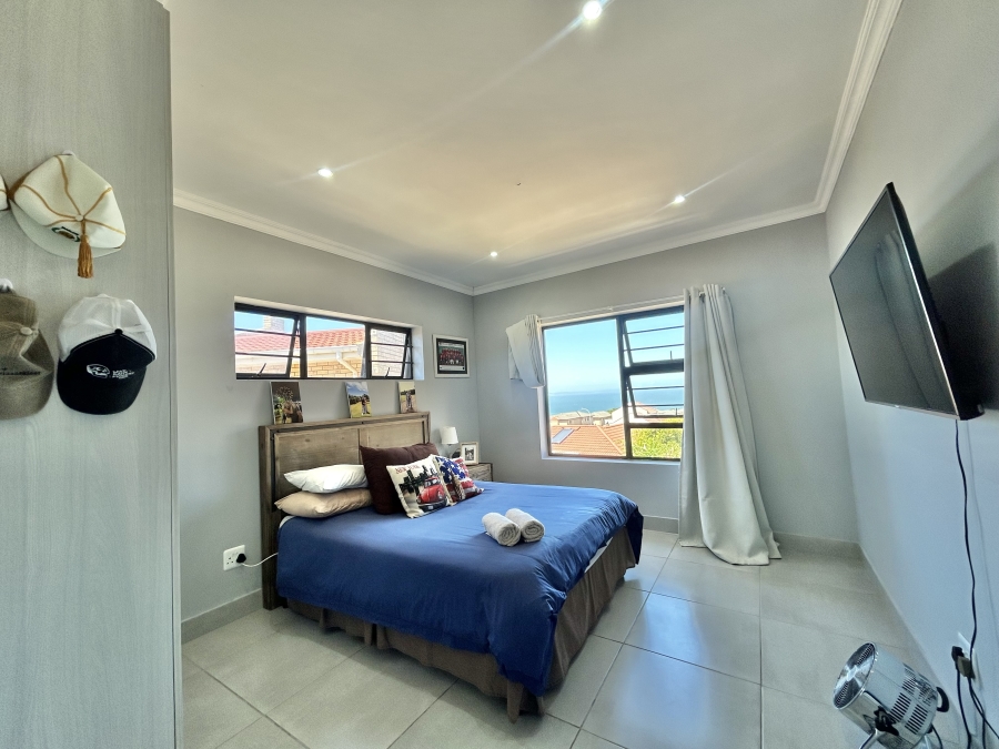 4 Bedroom Property for Sale in Wavecrest Eastern Cape